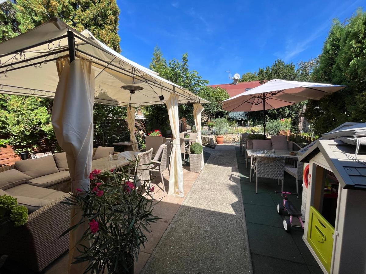 Maria Penzion & Restaurant Тренчин Экстерьер фото